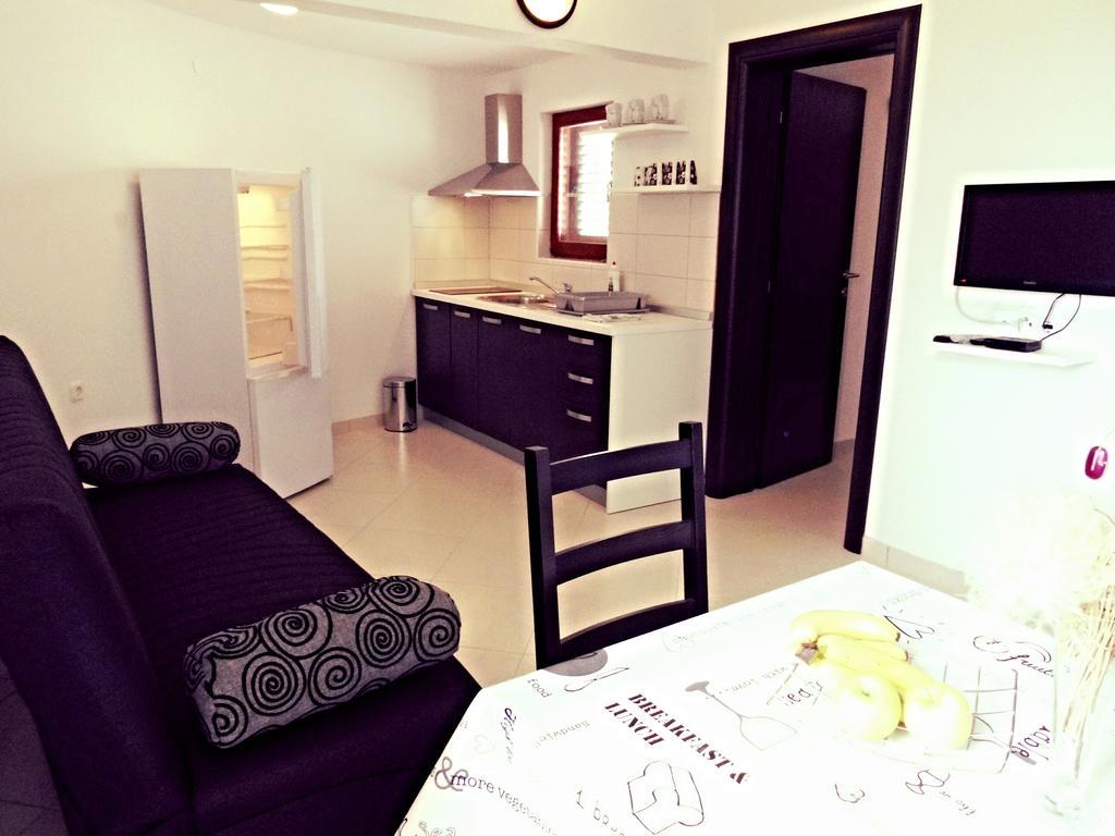 Apartmani Simic Стариград-Паклениця Екстер'єр фото