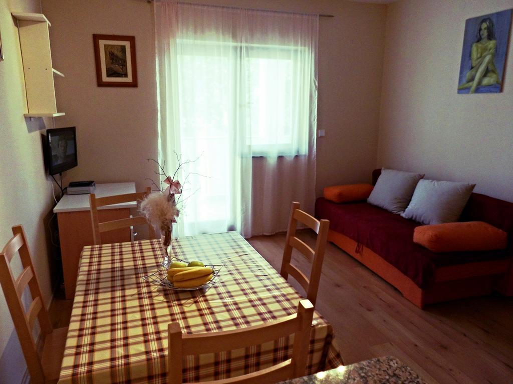 Apartmani Simic Стариград-Паклениця Екстер'єр фото