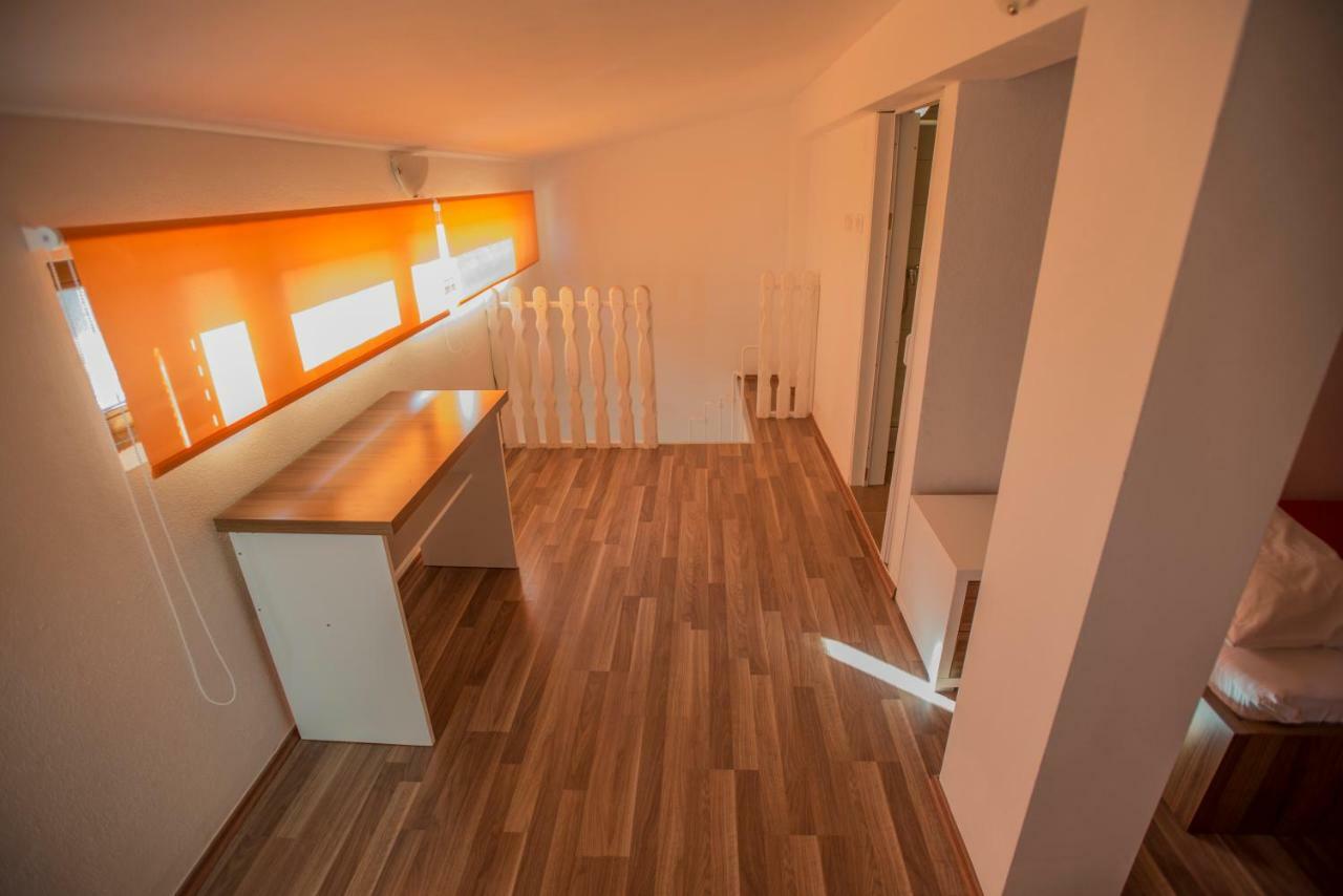 Apartmani Simic Стариград-Паклениця Екстер'єр фото